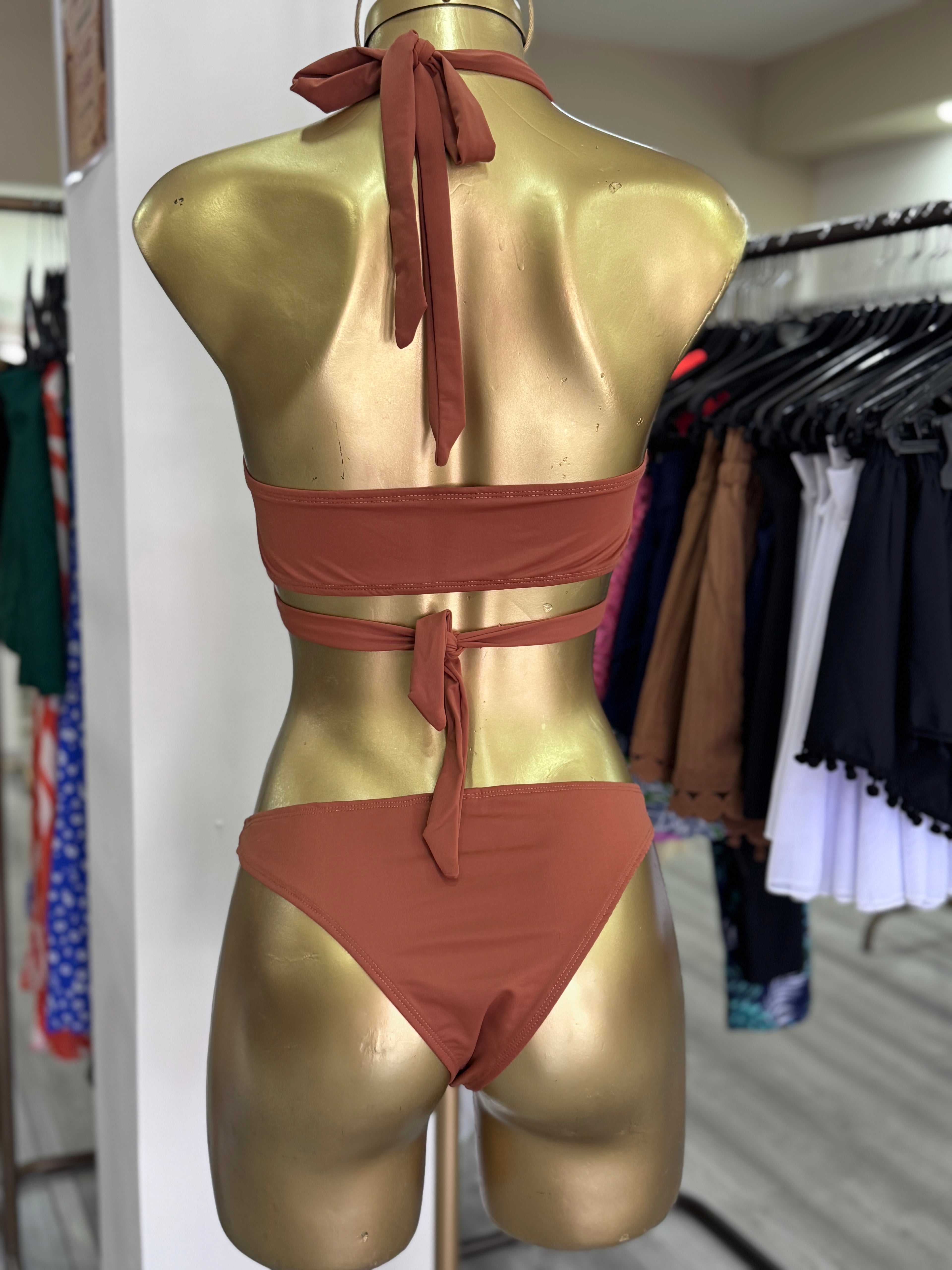 Traje de baño 2 piezas con pareo