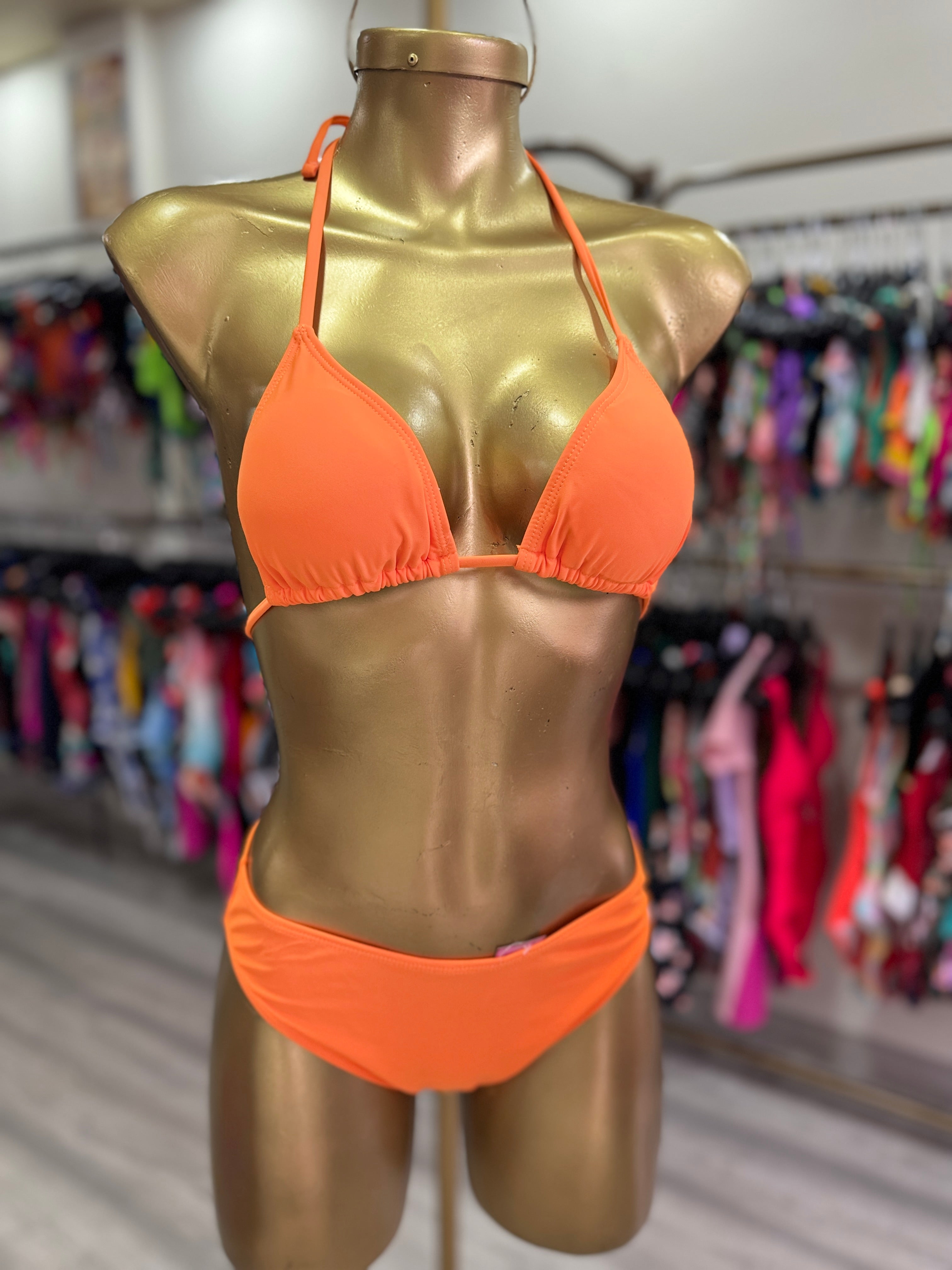 Traje de baño 2 piezas con  pareo