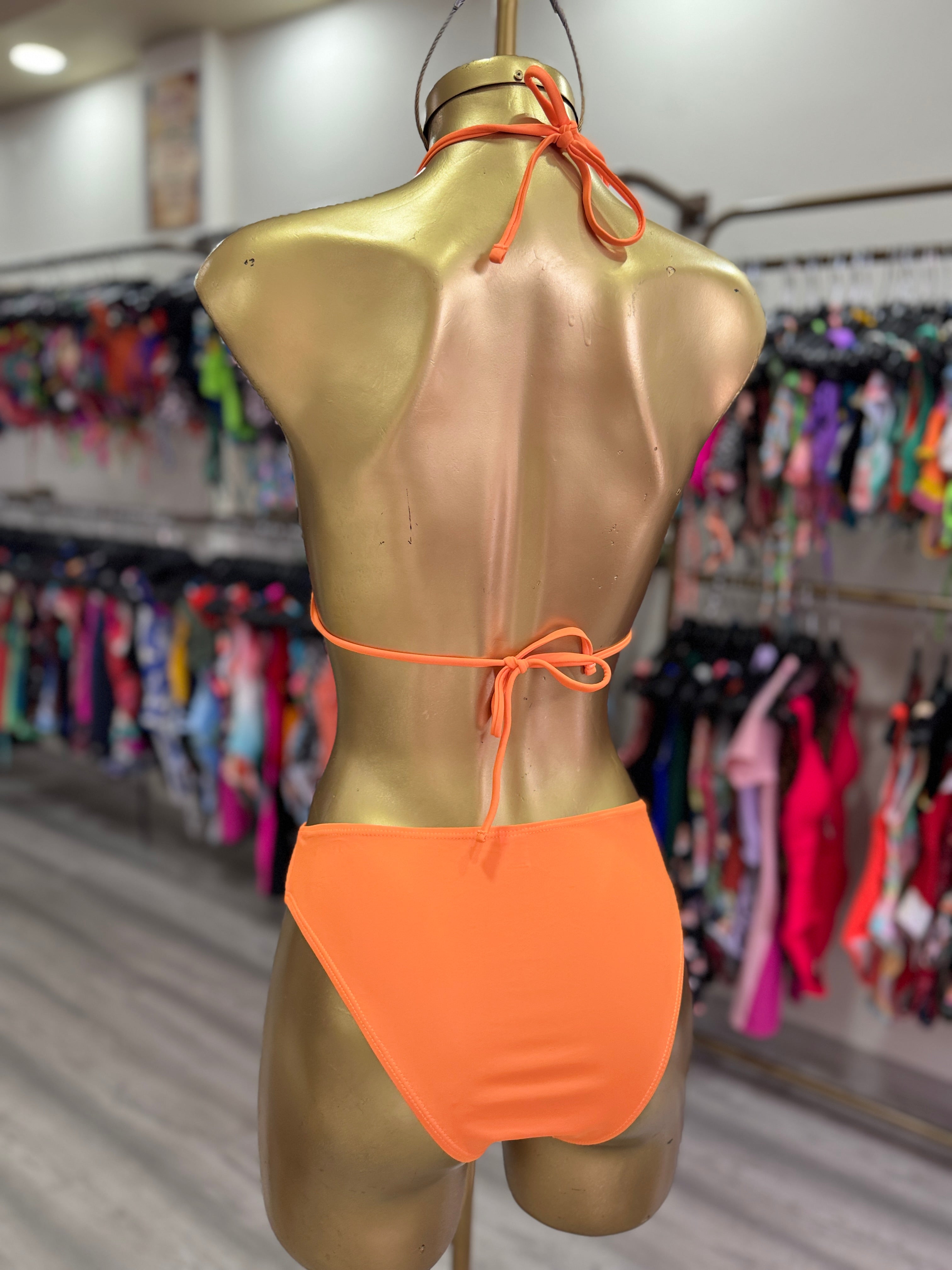 Traje de baño 2 piezas con  pareo
