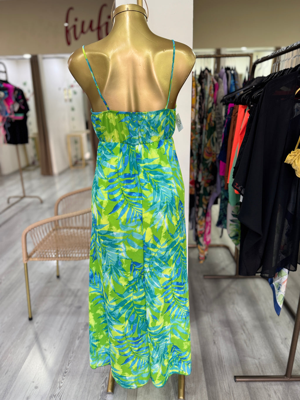 Vestido hojas tropicales